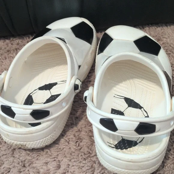 Kids Soccer Crocs Size 1 - Picture 3 of 6
